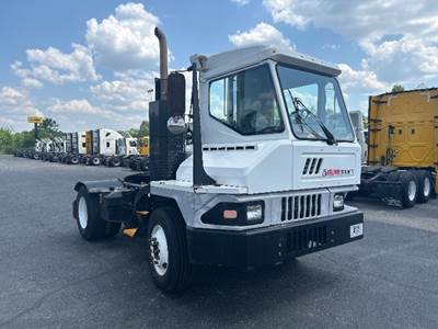 Ottawa T2 Yard Spotter Truck - Cummins, 200HP, 6 Speed Automatic