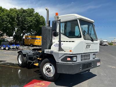 Ottawa T2 Yard Spotter Truck - Cummins, 200HP, 6 Speed Automatic