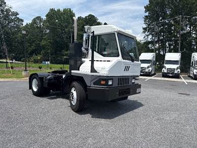 Ottawa T2 Yard Spotter Truck - Cummins, 200HP, 6 Speed Automatic