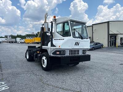 Ottawa T2 Yard Spotter Truck - Cummins, 200HP, 6 Speed Automatic