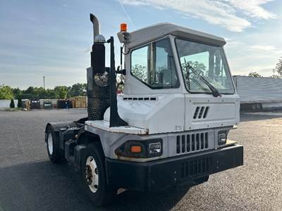Ottawa T2 Yard Spotter Truck - Cummins, 173HP, 6 Speed Automatic