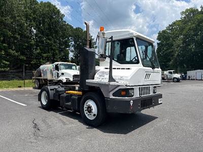 Ottawa T2 Yard Spotter Truck - Cummins, 200HP, 6 Speed Automatic