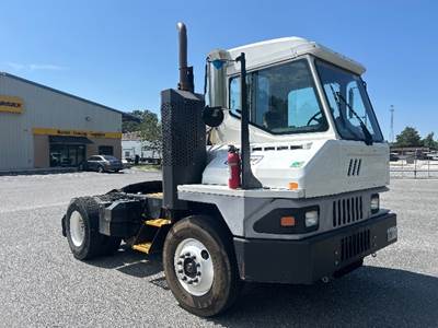 Ottawa T2 Yard Spotter Truck - Cummins, 200HP, 6 Speed Automatic