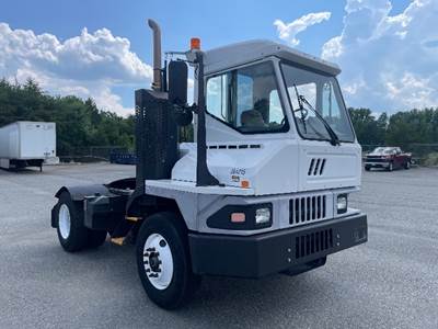 Ottawa T2 Yard Spotter Truck - Cummins, 200HP, 6 Speed Automatic