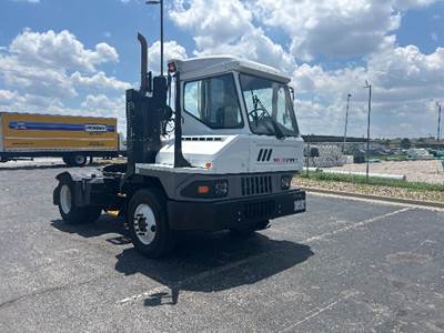 Ottawa T2 Yard Spotter Truck - Cummins, 200HP, 6 Speed Automatic