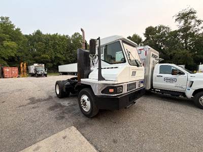 Ottawa T2 Yard Spotter Truck - Cummins, 173HP, 6 Speed Automatic