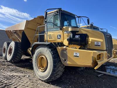 John Deere 400D Articulated Dump Truck