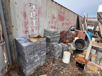 Misc Assorted Pavers And Bricks.All Pavers And Bricks In The Pics Are One Lot.