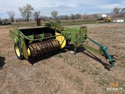 John Deer Square Bailer