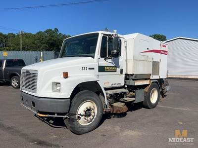 Sweeper Truck With A Elgin BroomBeAr Sweeper Body. Runs And OperAtes Well. DuAl