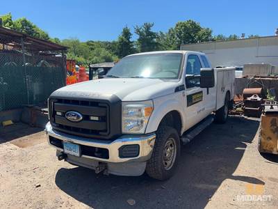 Service Truck 4x4 6.2L V8 Reading Engine. 8 Foot Utility Body.Has Fisher Mounts