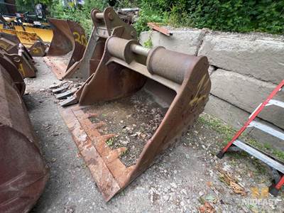 60” Bucket. Fits 350 Size Machine.