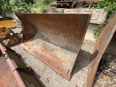 JRB Bucket. Fits Deere 544J.