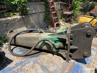 BRV 45/46 RAnge HAmmer. Fits A 200 Size ExcAvAtor.