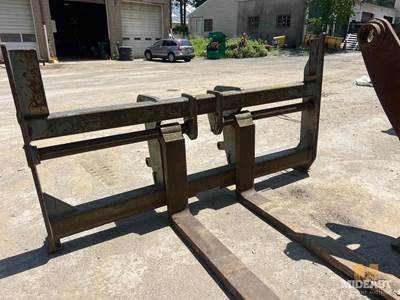 JRB Forks Fits Deere 724K Class.