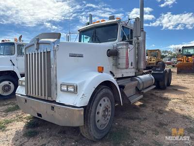 Caterpillar 3406 E. 15 Speed Eaton Fuller Transmission.  Odometer Reads 245,304