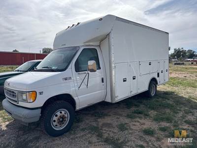 2002 Ford E-450 Super Duty Van. 4-Speed Automatic With Overdrive, 4X2/RWD,