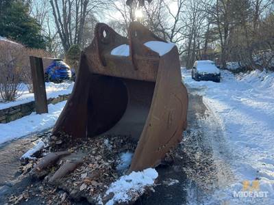 Bucket That Fits 670 Deere 5’, Inside Width 65”, Outside Width 5” Pins. #11