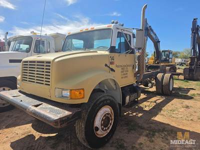 International 4800 Cab & Chassis Truck