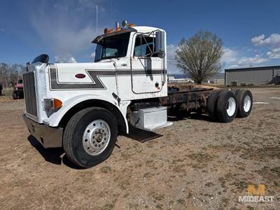 Peterbilt 379 Cab & Chassis Truck