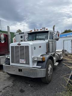 Peterbilt 379 Tandem Axle Cab & Chassis Truck - Caterpillar