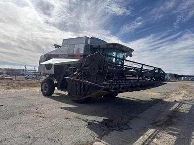 Gleaner R62 Combine