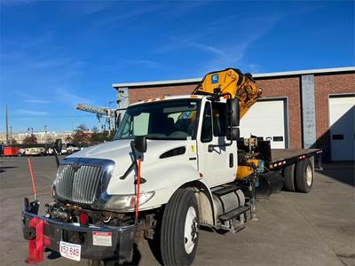 International DuraStar 4300 Crane Truck - 2010 International 4300 Knuckle Boom Crane, Automatic