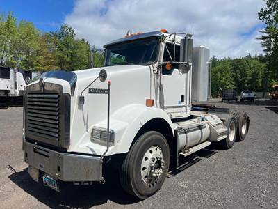 Kenworth T800 Day Cab Truck - Cummins, 10 Speed Freedom Line Manual