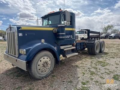 Kenworth W900 Day Cab Truck