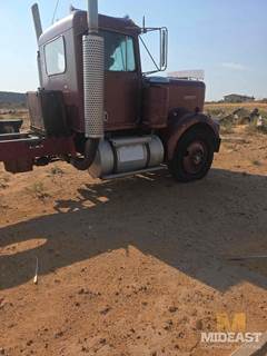 Kenworth W900 Day Cab Truck