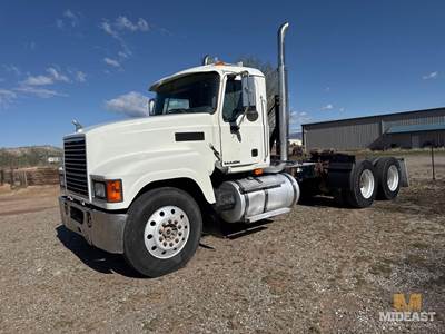 Mack Pinnacle CHU613 Day Cab Truck