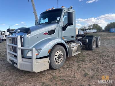 Peterbilt 579 Day Cab Truck