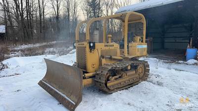 Almost New Undercarriage, Very Low Hours.  Located In: Westfield, Ma