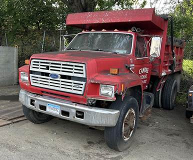 Ford F-800 Dump Truck - 185HP