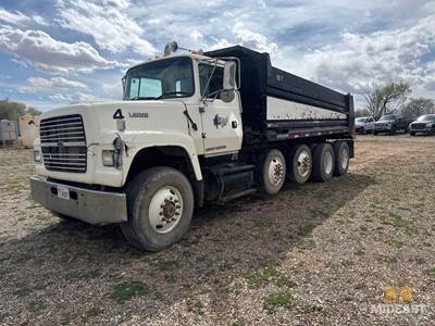 Ford LT900 Dump Truck