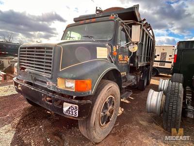 International 4900 Dump Truck