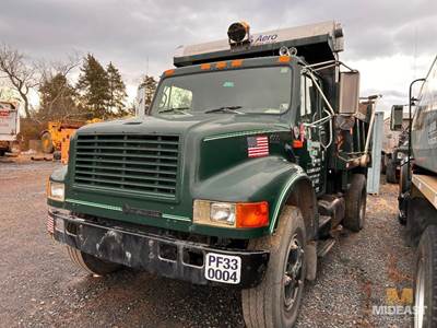 International 4900 Dump Truck