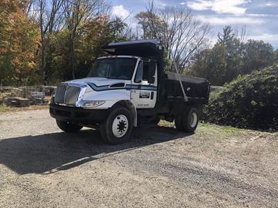 International DuraStar 4300 Dump Truck - Automatic