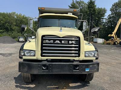 Mack Granite GU713 Dump Truck - Automatic
