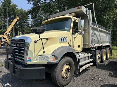 Mack Granite GU813 Dump Truck