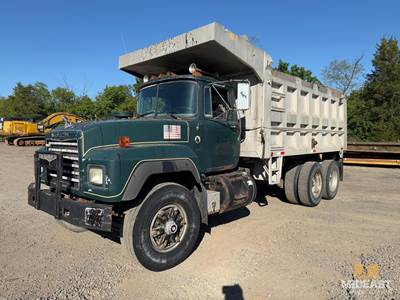 Mack RD690S Dump Truck