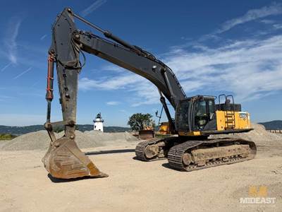 John Deere 470G LC Excavator