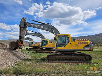 Volvo EC240B LC Excavator