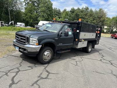 Ford F-550 Flatbed Truck