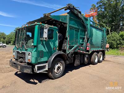 Mack MRU613 Side Load Garbage Truck