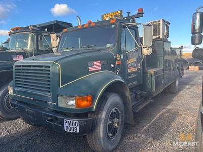 International 4900 Mechanic / Service Truck
