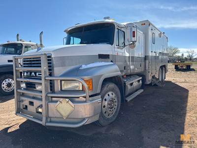 1999 Mack CH613 Crew Cab Mechanic / Service Truck