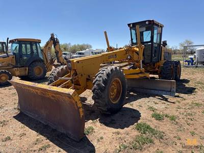 John Deere 670 Motor Grader - Scarifier