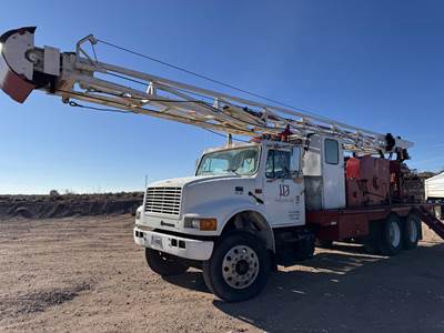 International 4900 Tandem Axle Oil Field Truck - 350HP, 9 Speed Manual