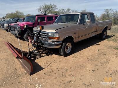 Ford F-250 Plow / Spreader Truck